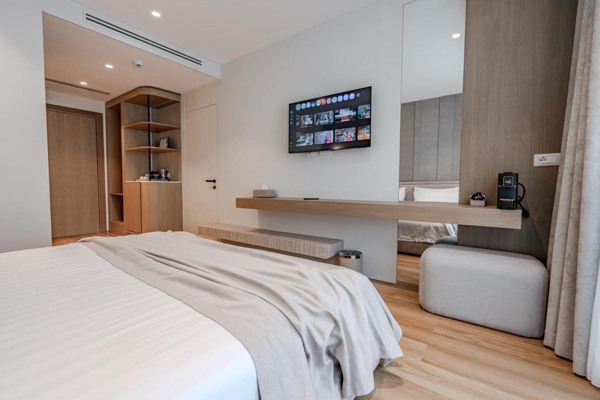 Standard King Room